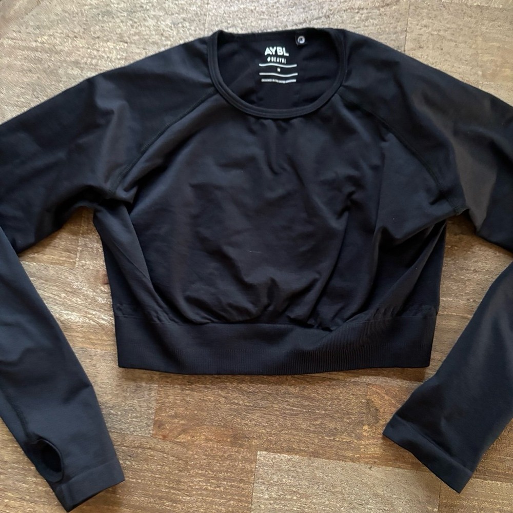 AYBL Black Long Sporty Cropped Athletic Top S Med